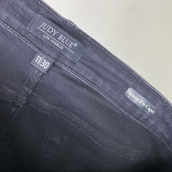 Judy Blue High Waist Black Distressed Denim Skinny Capri Jeans Size 11/30 - Picture 5 of 7